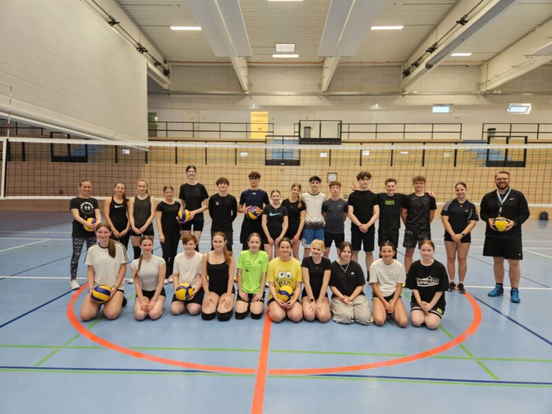 signal-2025-05-13-221433_011 Jugend mit Trainern